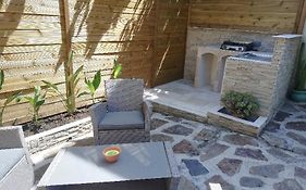 Appartement T2 Rez de villa proche bord de mer